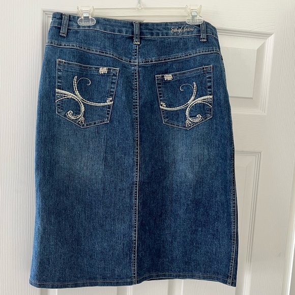 Jean Skirt With Front Slit - Picture 2 of 5